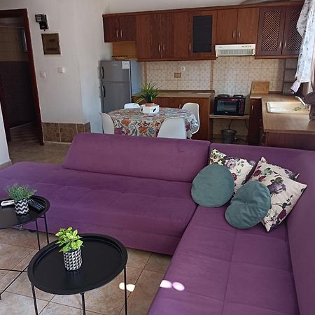 Blue Moon Accommodation เนอา มิคานิโอนา ภายนอก รูปภาพ