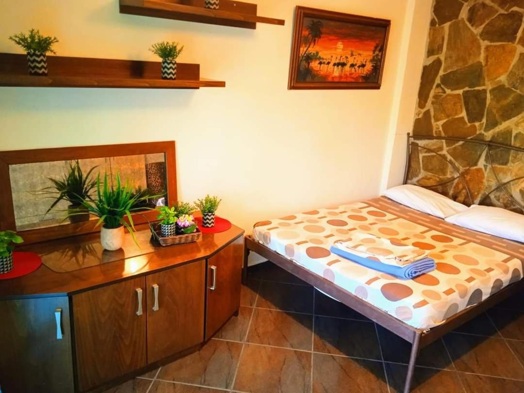 Blue Moon Accommodation เนอา มิคานิโอนา ภายนอก รูปภาพ