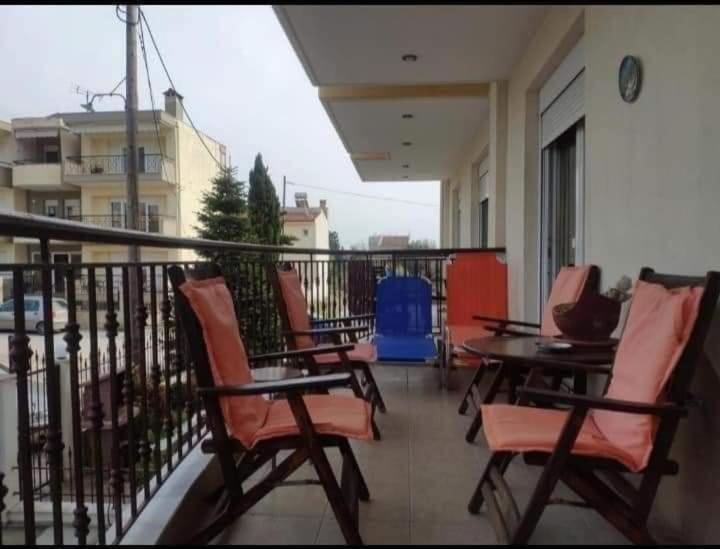Blue Moon Accommodation เนอา มิคานิโอนา ภายนอก รูปภาพ