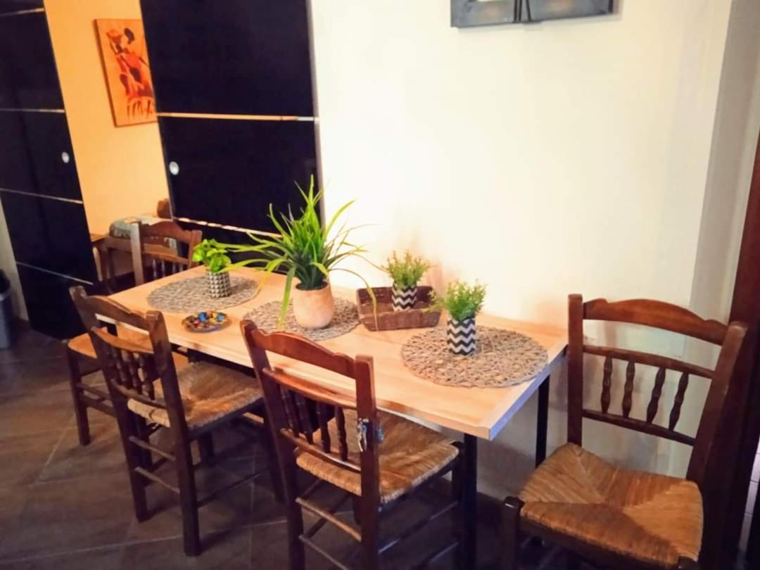 Blue Moon Accommodation เนอา มิคานิโอนา ภายนอก รูปภาพ