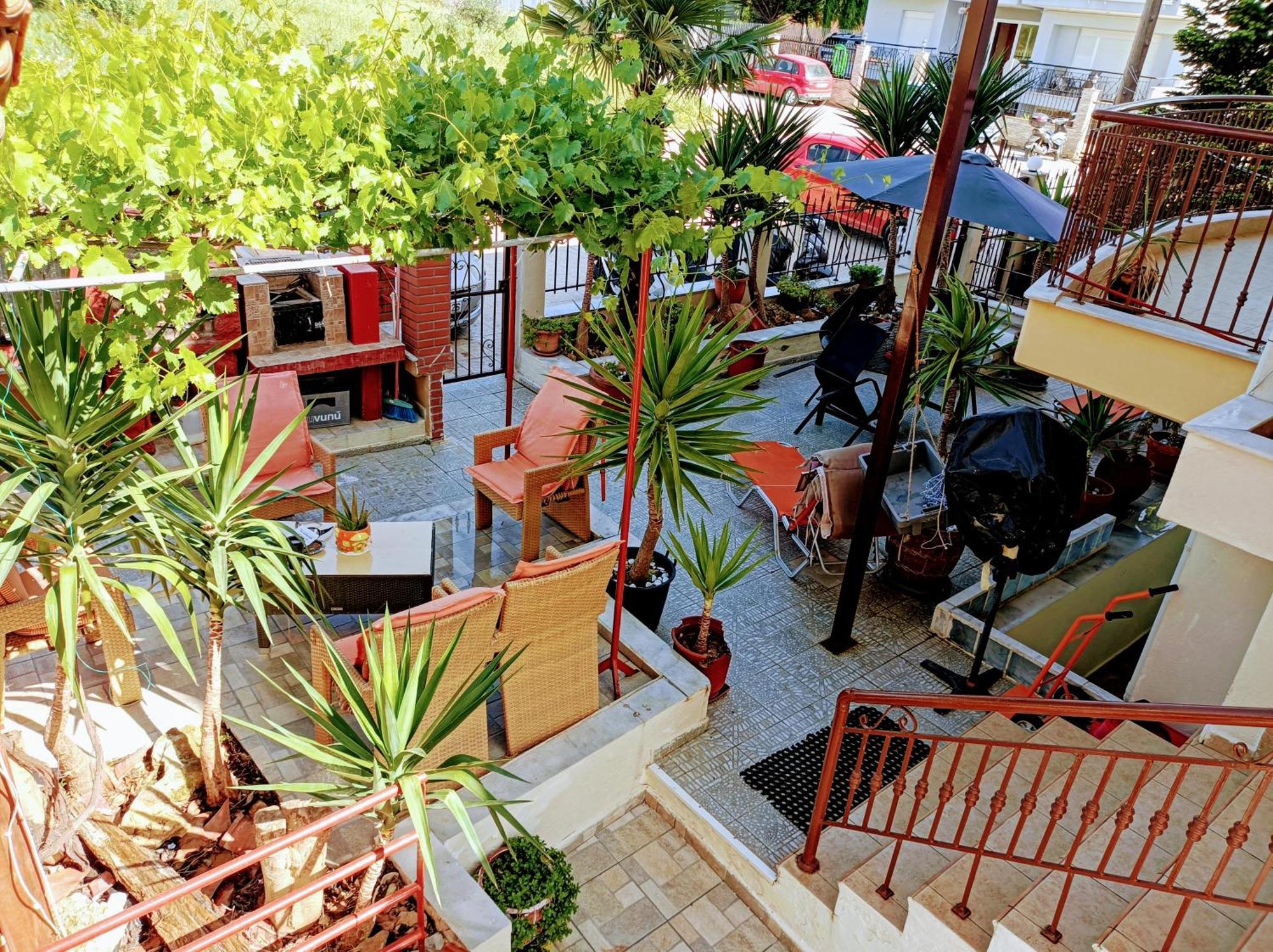 Blue Moon Accommodation เนอา มิคานิโอนา ภายนอก รูปภาพ
